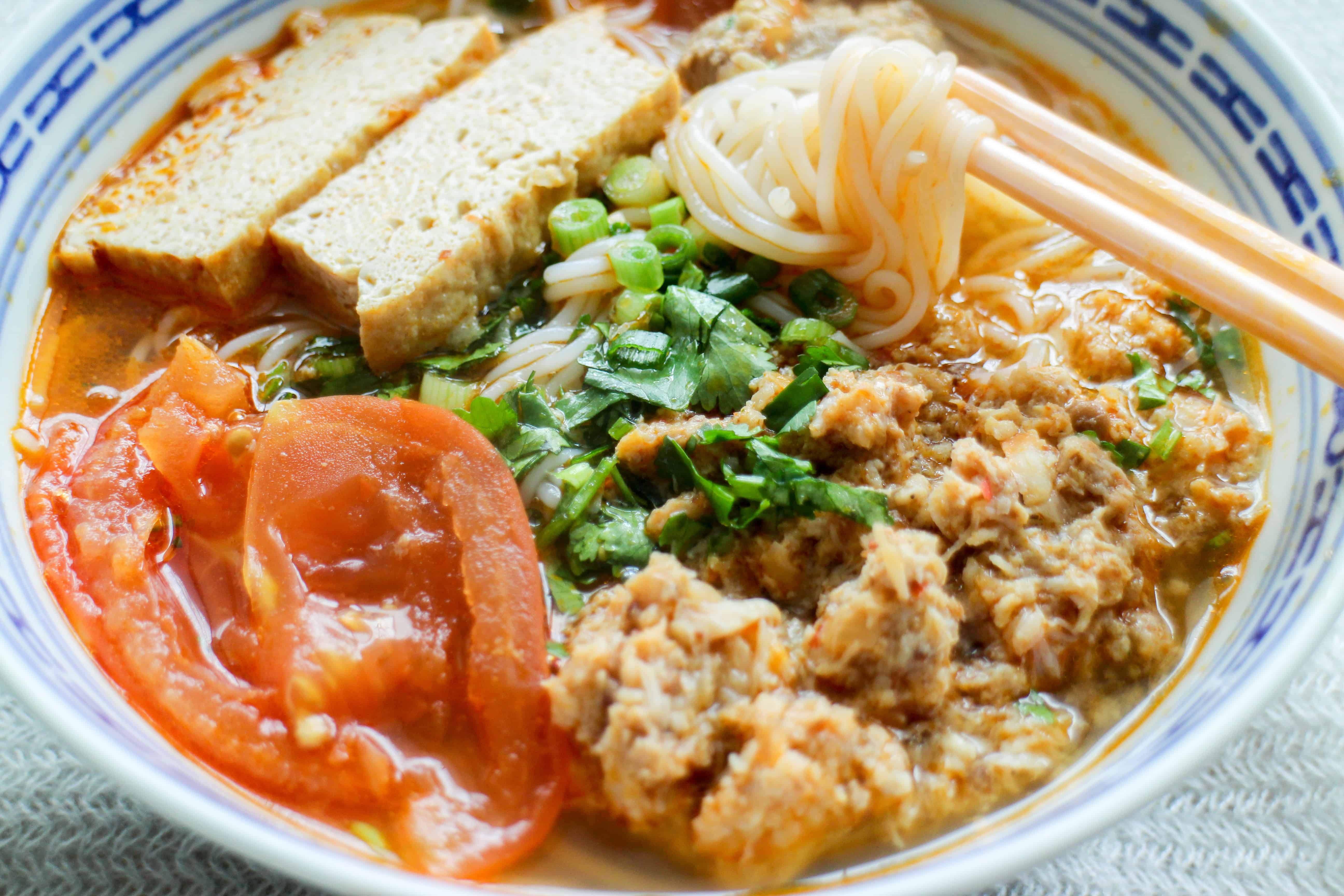 Bún Riêu: Vietnamese Crab Noodle Soup – Bun Bo Bae