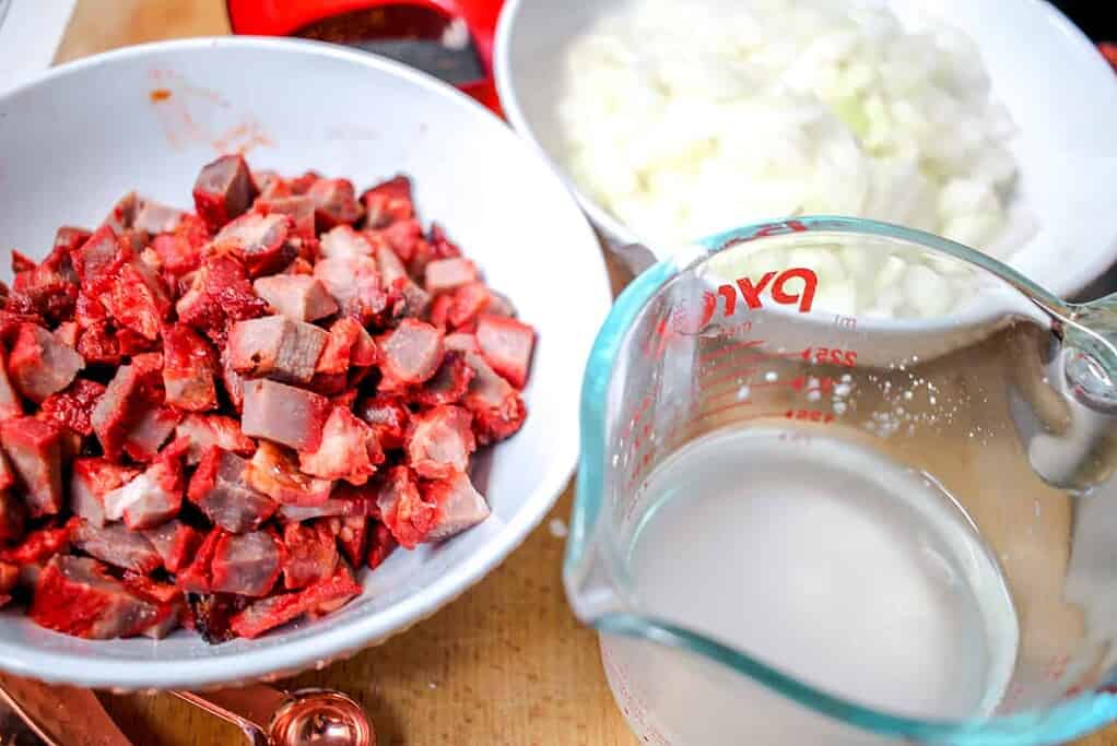 Ingredientes preparados para los bollos de cerdo char sieu bao/bbq