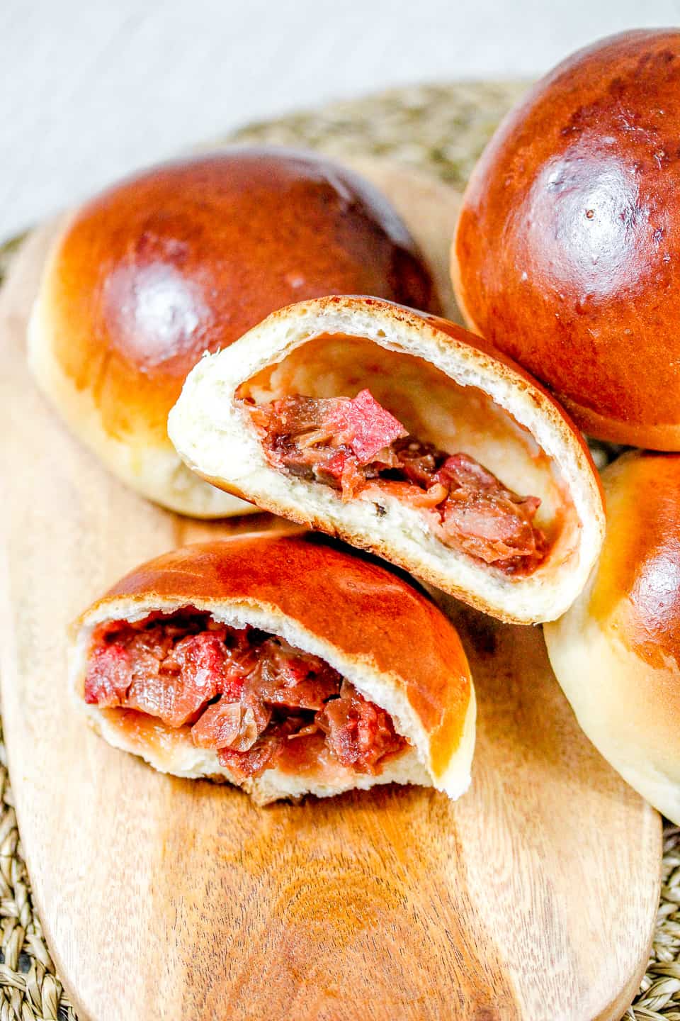 Chinese BBQ Pork Buns / Baked Char Siu Bao (Bánh Mì Ngọt Nhân Xá Xíu ...