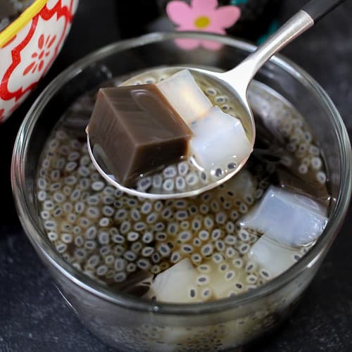 Grass Jelly With Basil Seeds S ng S o H t